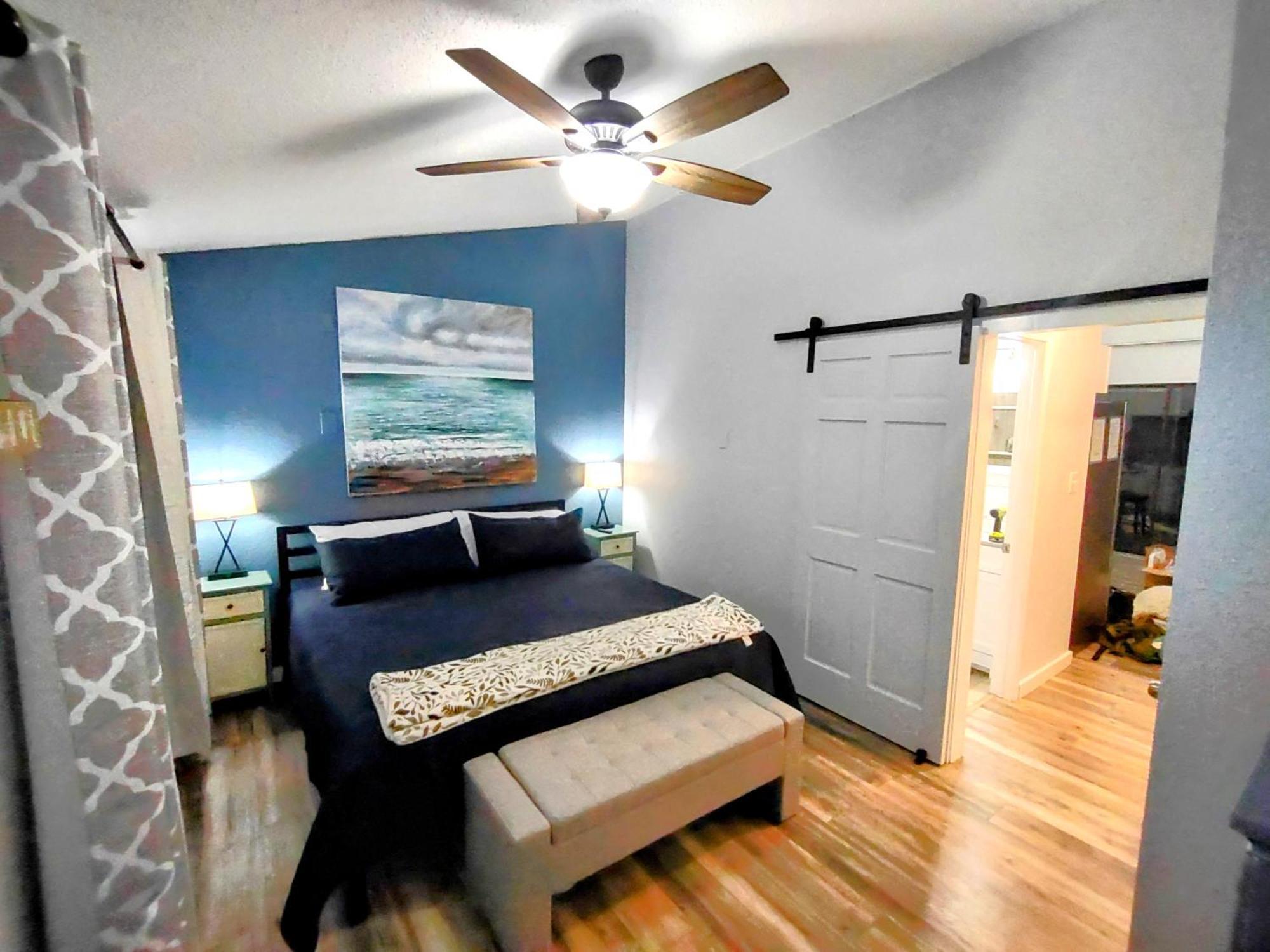 F Lakefront! Remodeled, Sleeps 4, Boat Slip, Patio, Wifi, Cable, Pool Osage Beach Exterior photo