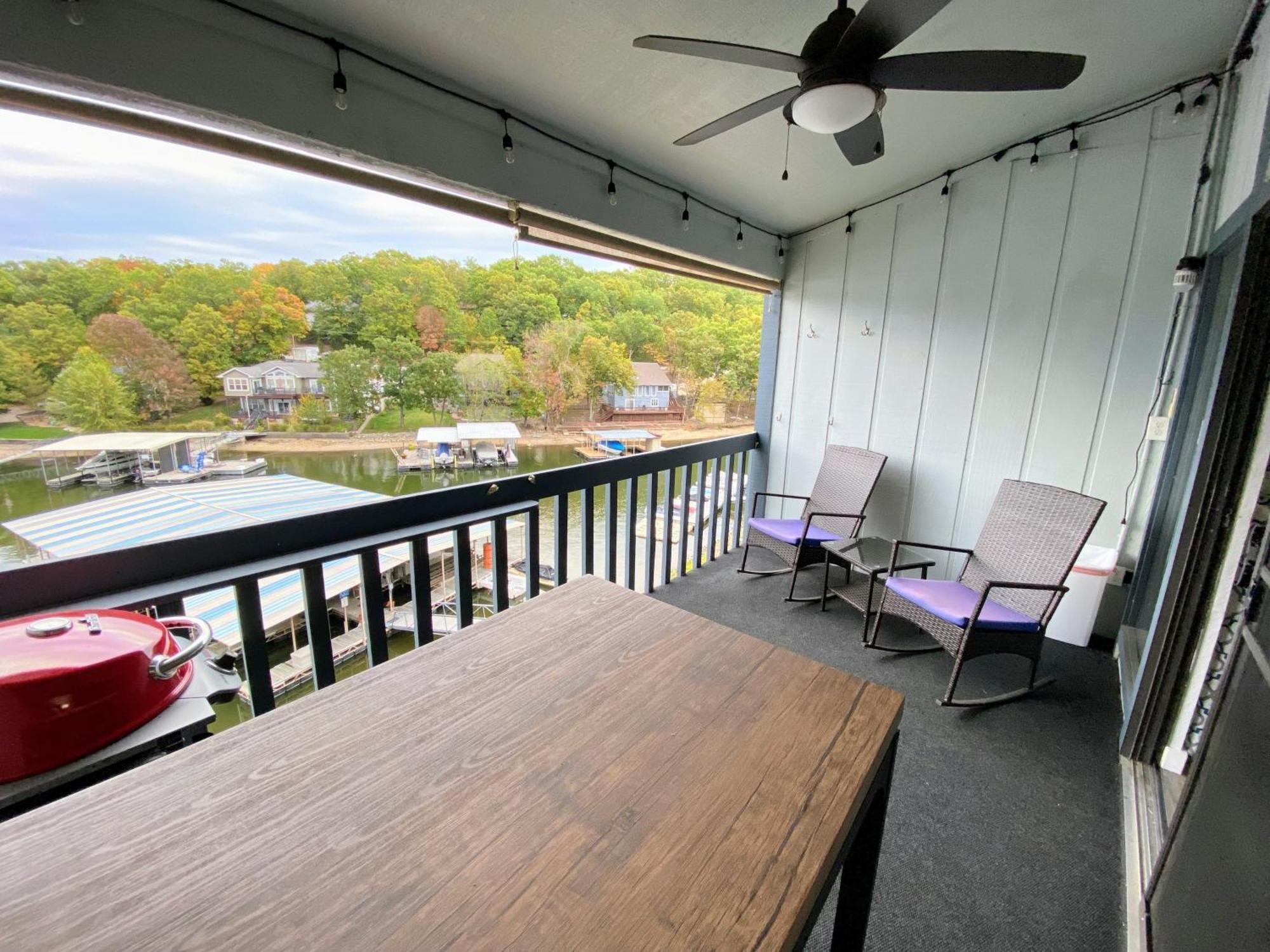 F Lakefront! Remodeled, Sleeps 4, Boat Slip, Patio, Wifi, Cable, Pool Osage Beach Exterior photo