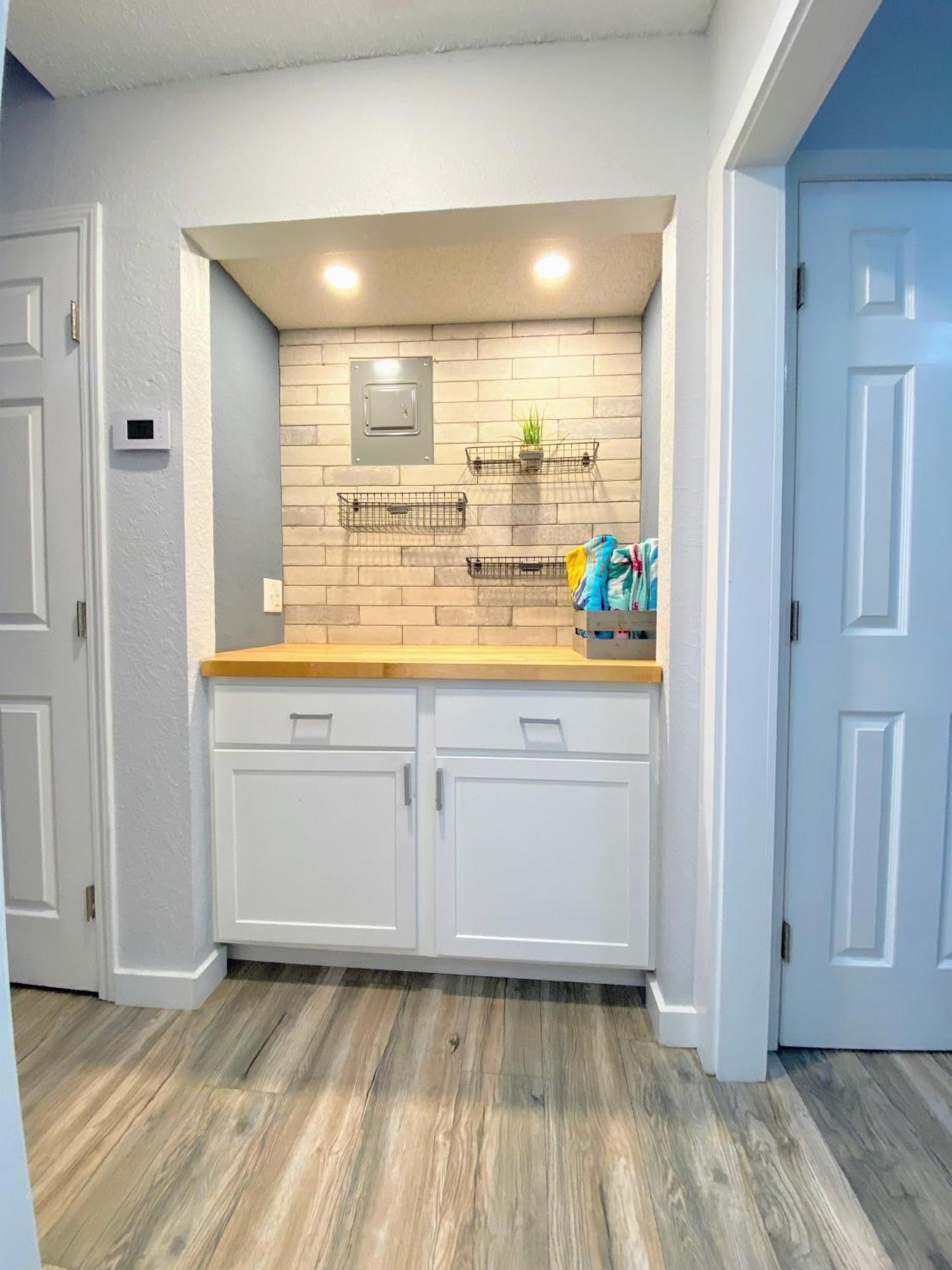F Lakefront! Remodeled, Sleeps 4, Boat Slip, Patio, Wifi, Cable, Pool Osage Beach Exterior photo