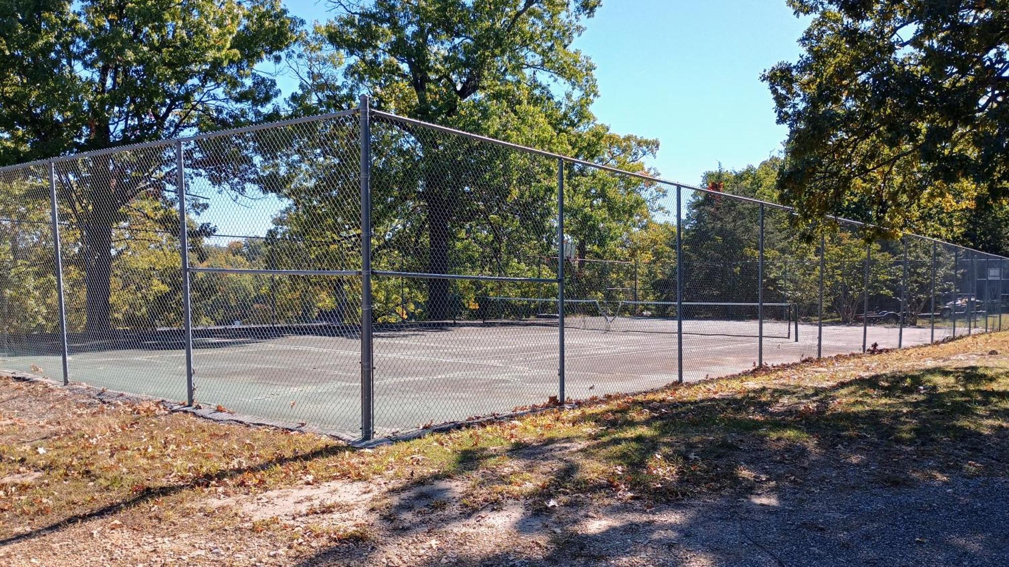F Lakefront! Remodeled, Sleeps 4, Boat Slip, Patio, Wifi, Cable, Pool Osage Beach Exterior photo